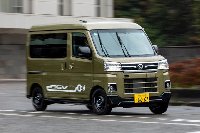 ダイハツも2台同時投入!「電気で働くクルマ」はニッポンEV普及の切り札になるのか!?